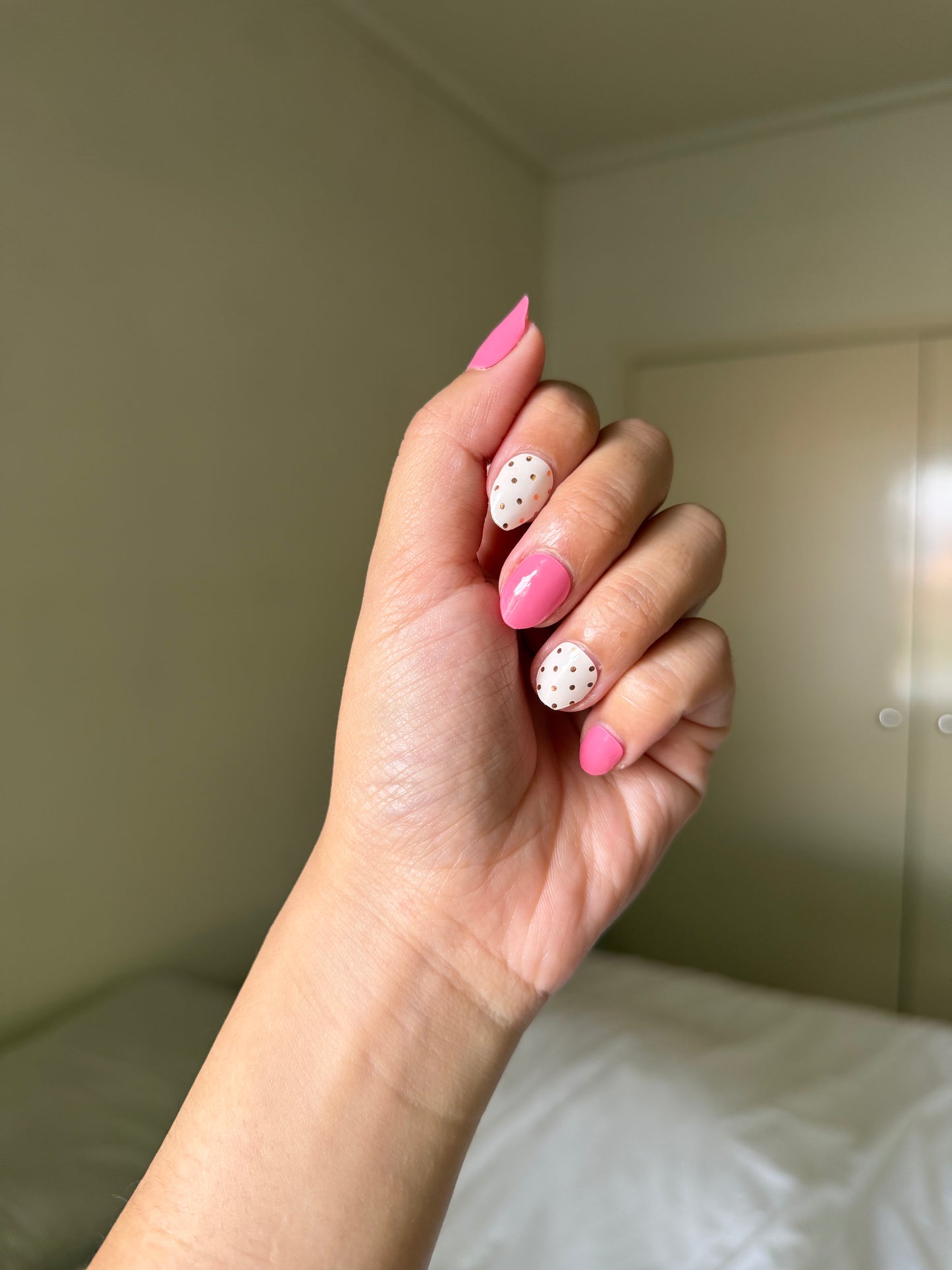 NEW Bubblegum Polka Dot Party DIY Semicured Gel Nail Sticker Kit