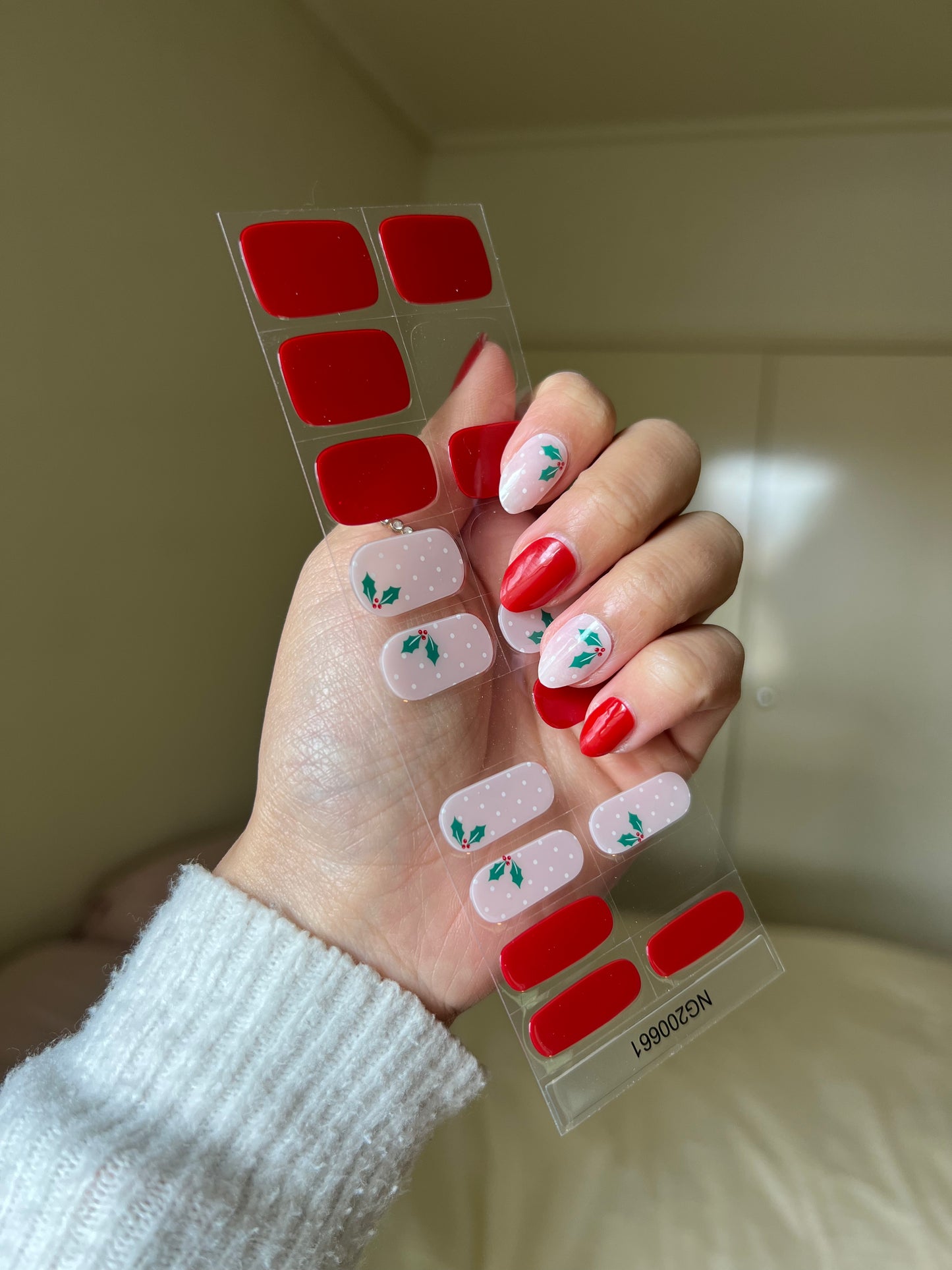 Holly Jolly Delight DIY Semicured Gel Nail Sticker Kit (Christmas Limited Edition)