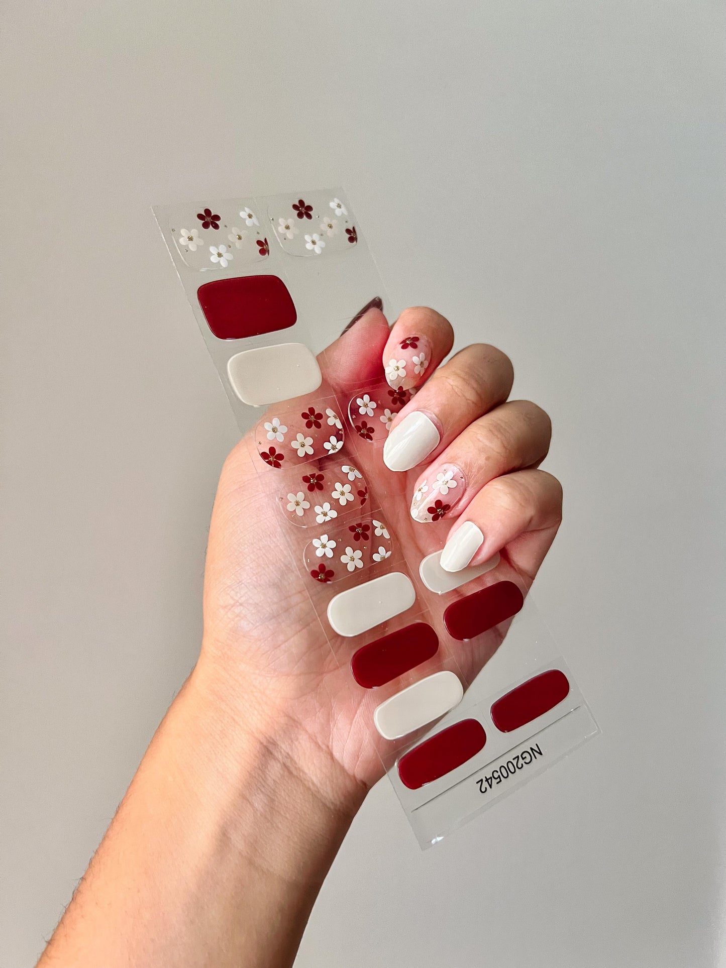 NEW Cream Crimson Daisy Fields DIY Semicured Gel Nail Sticker Kit